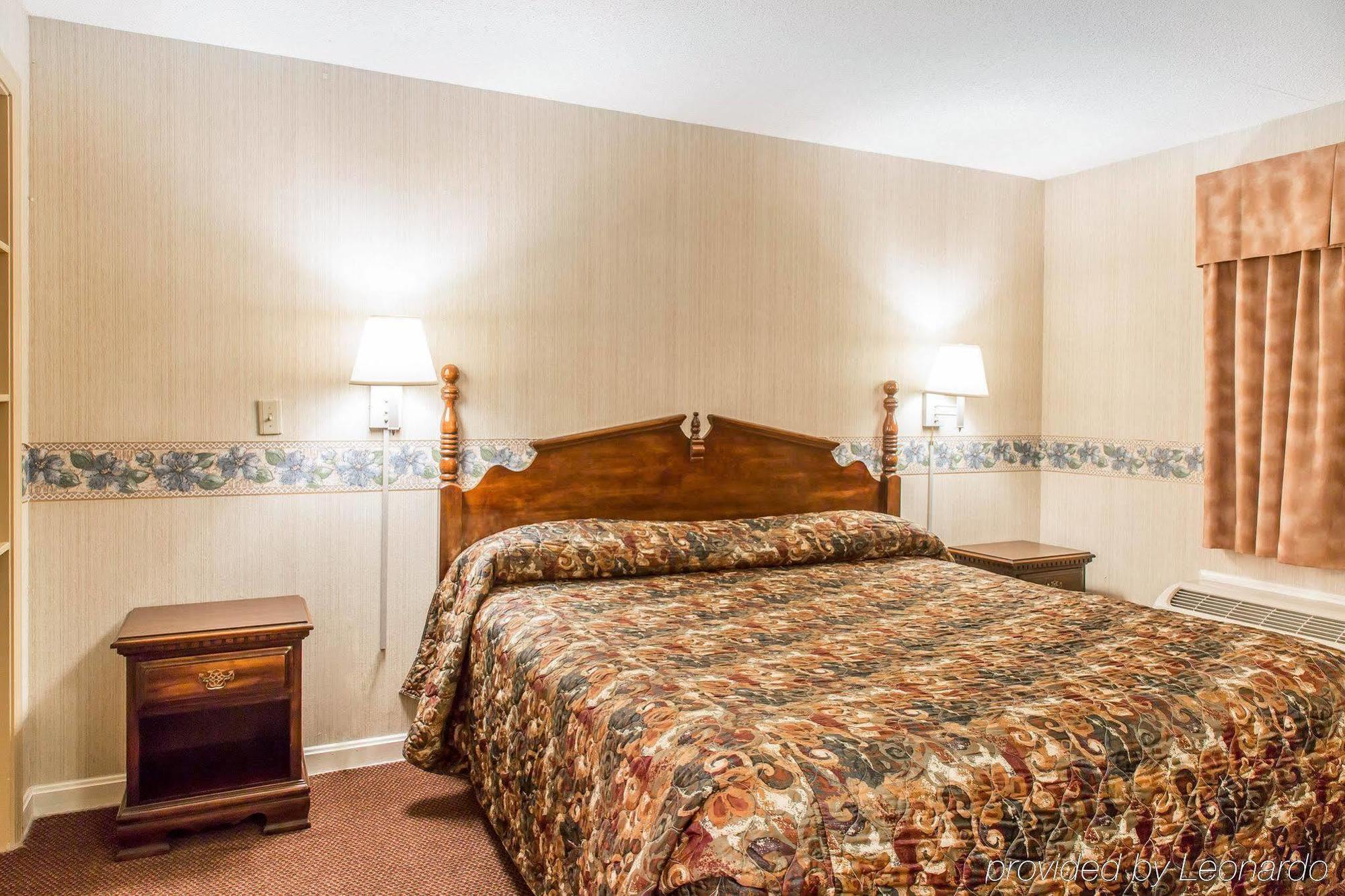 Econo Lodge Inn & Suites Groton Eksteriør bilde