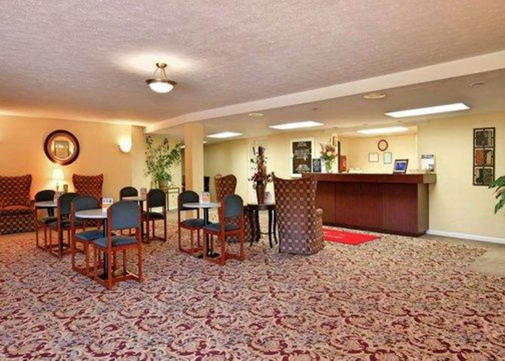 Econo Lodge Inn & Suites Groton Interiør bilde