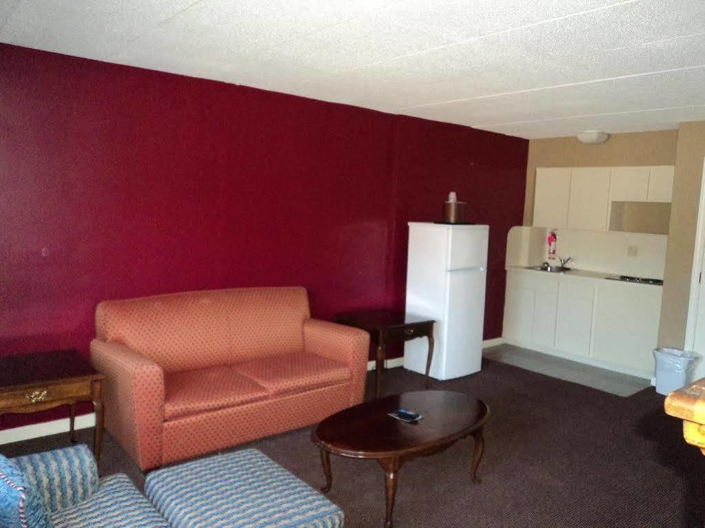 Econo Lodge Inn & Suites Groton Eksteriør bilde